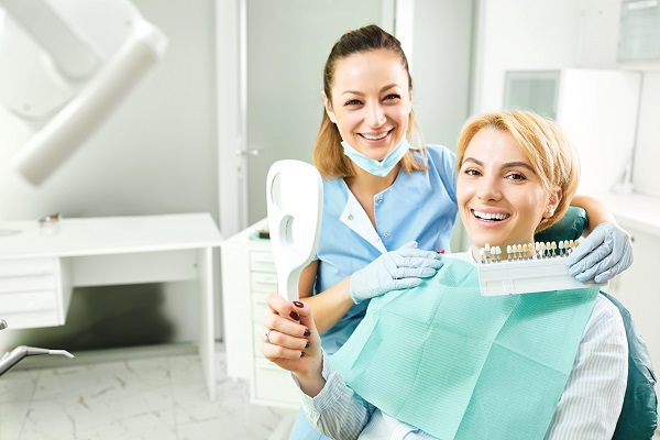 Dental Problems Your Cosmetic Dentist Can Fix With Dental Veneers